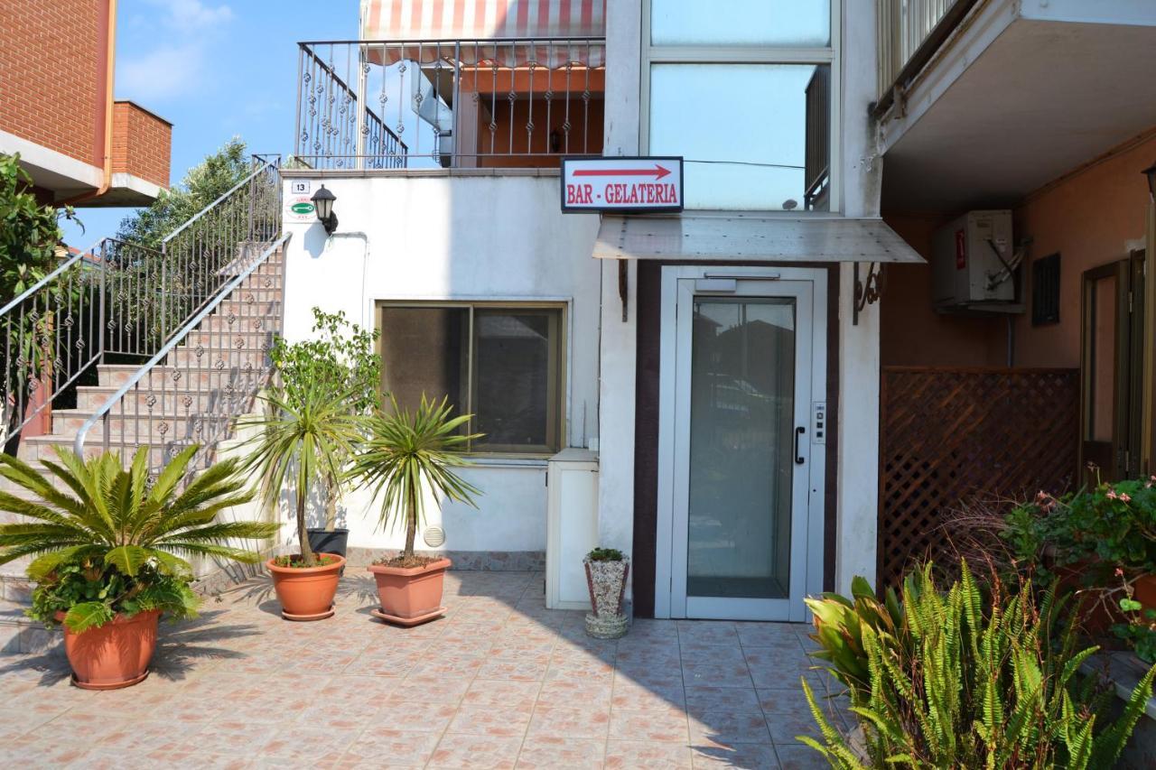 Hotel Ristorante L'Avvenire Gizzeria Bagian luar foto