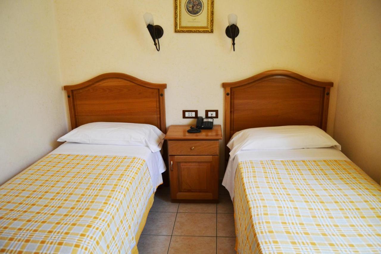 Hotel Ristorante L'Avvenire Gizzeria Ruang foto
