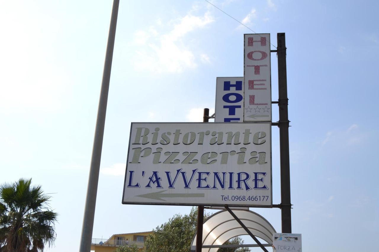 Hotel Ristorante L'Avvenire Gizzeria Bagian luar foto