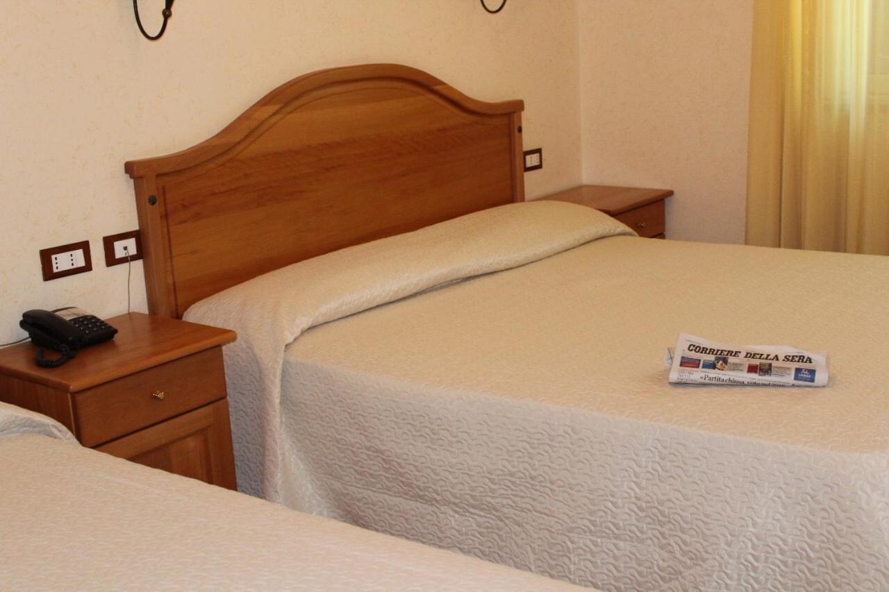 Hotel Ristorante L'Avvenire Gizzeria Bagian luar foto