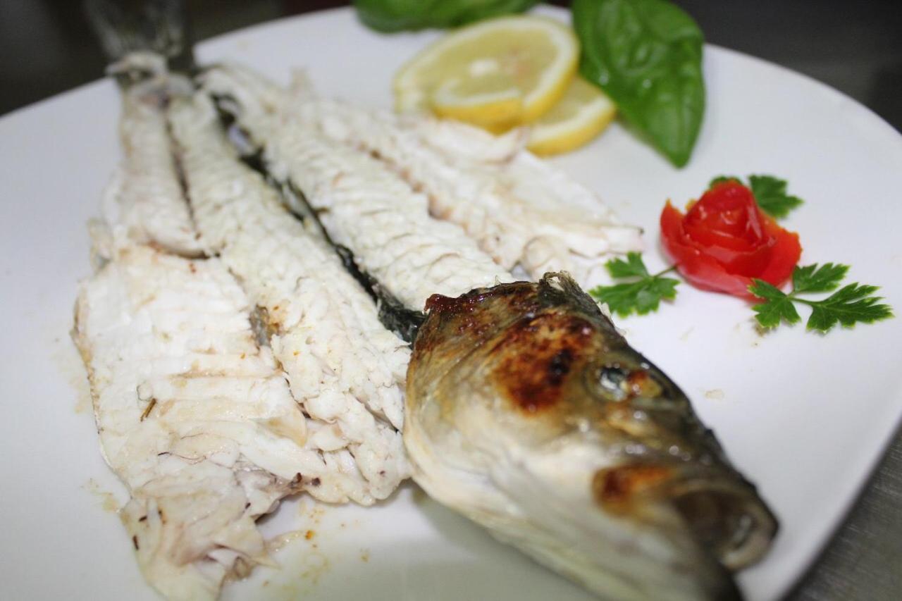 Hotel Ristorante L'Avvenire Gizzeria Bagian luar foto