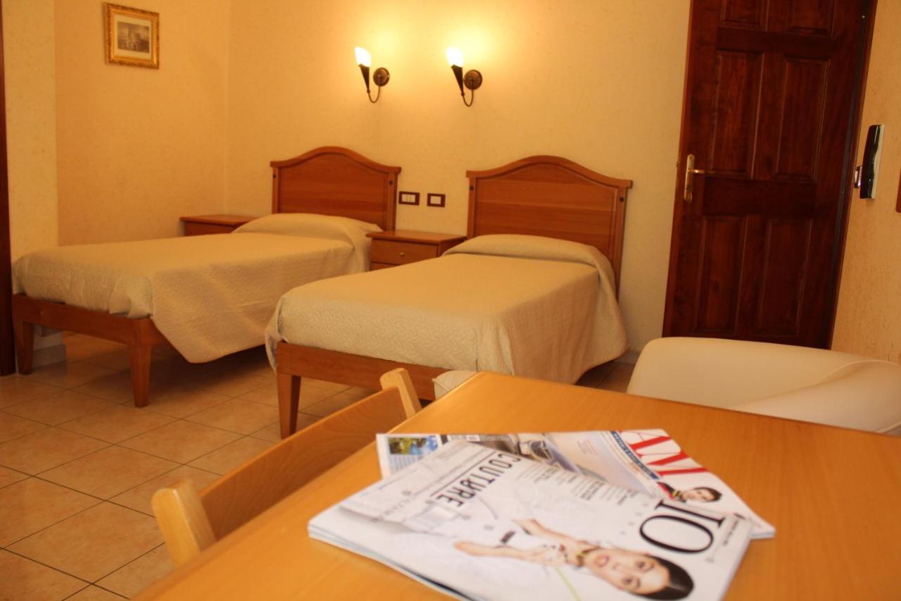 Hotel Ristorante L'Avvenire Gizzeria Bagian luar foto