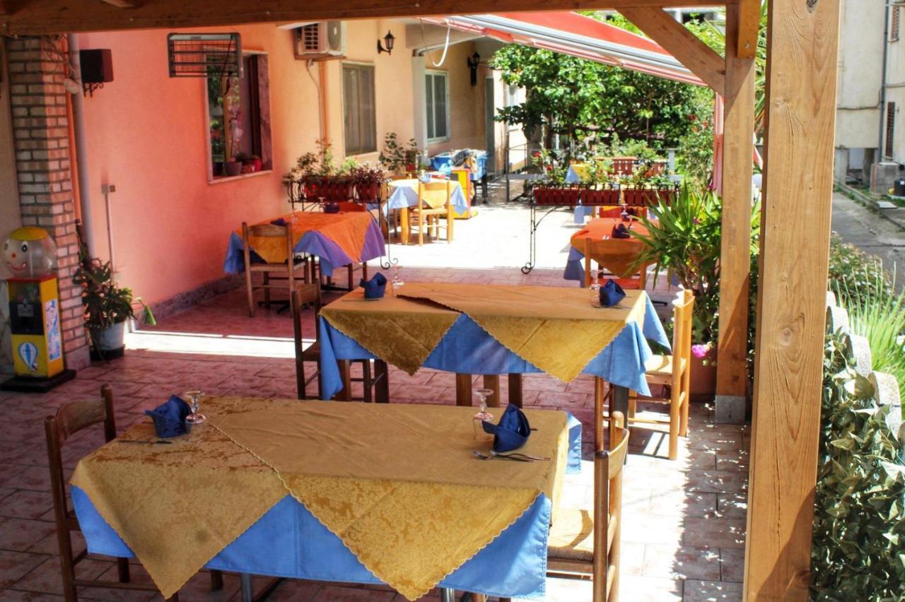 Hotel Ristorante L'Avvenire Gizzeria Bagian luar foto