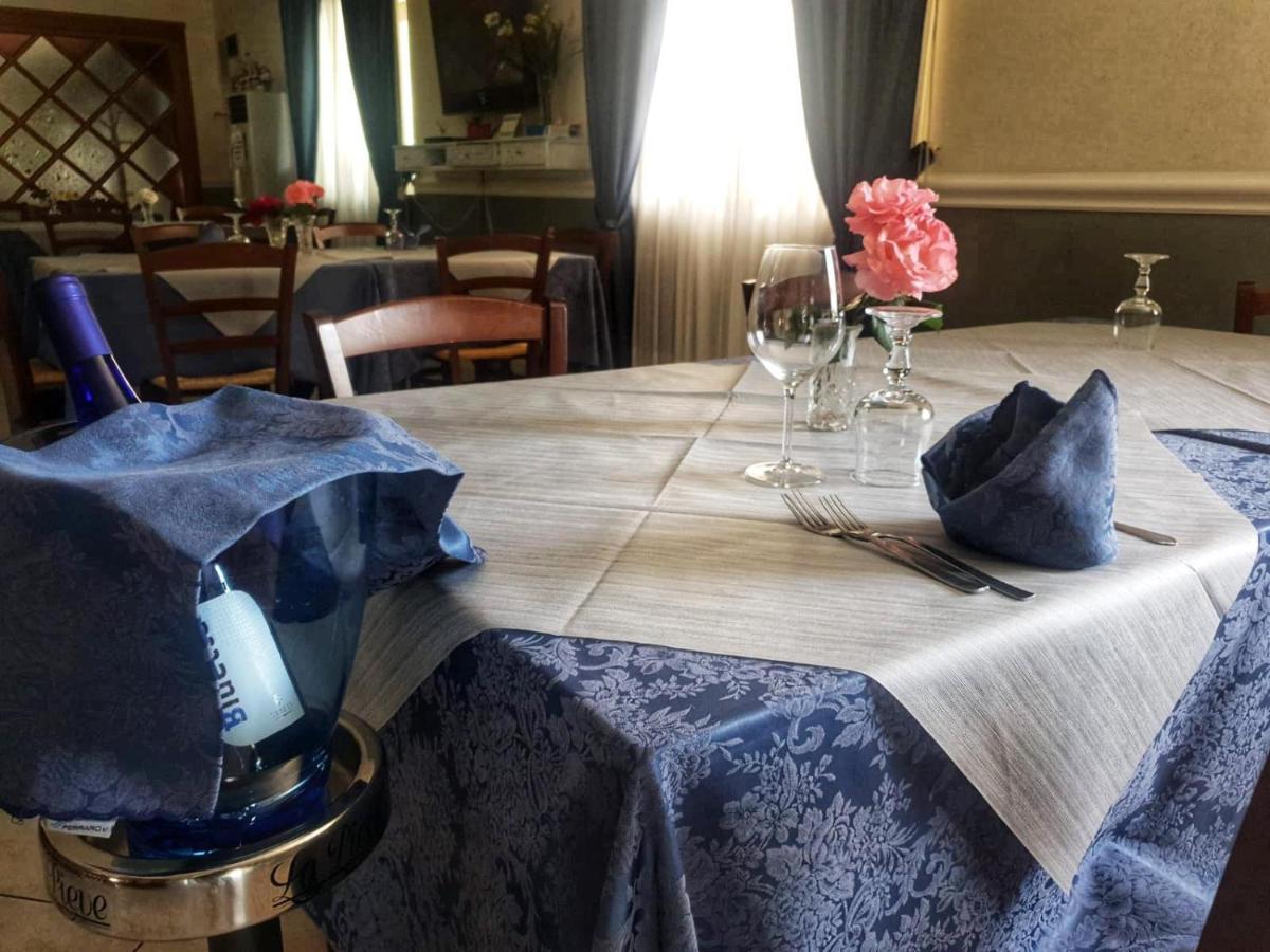 Hotel Ristorante L'Avvenire Gizzeria Bagian luar foto