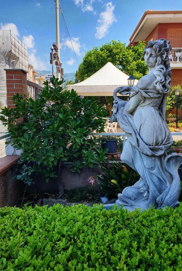 Hotel Ristorante L'Avvenire Gizzeria Bagian luar foto