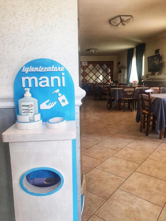 Hotel Ristorante L'Avvenire Gizzeria Bagian luar foto